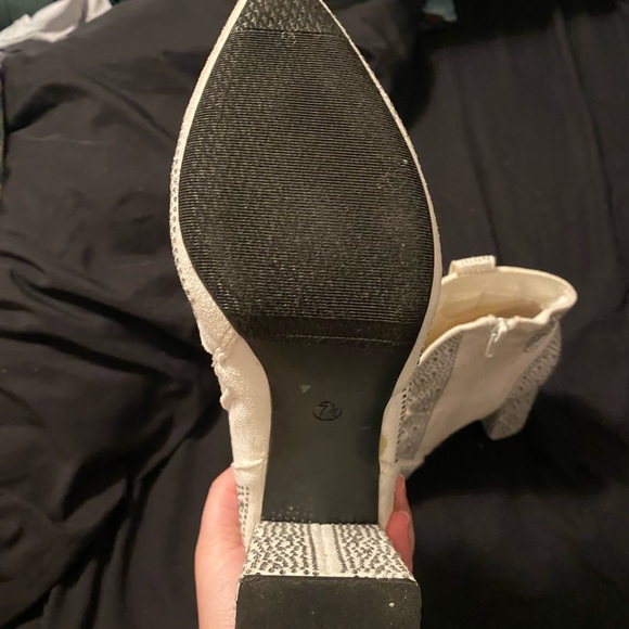 Elegant White Rhinestone Heeled Boots - Picture 2 of 3